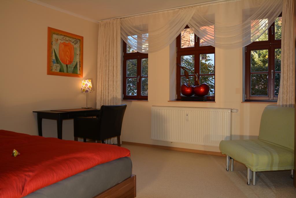 Ferienwohnung Domschatz 萨勒河畔瑙姆堡 客房 照片